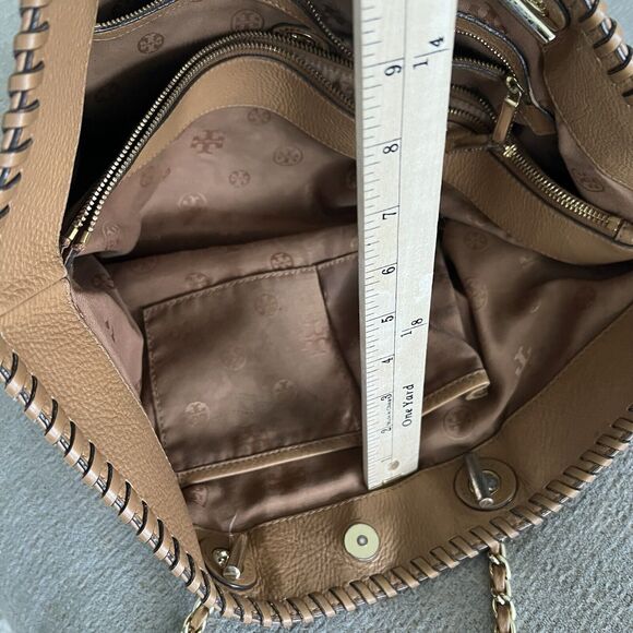 Tory Burch Marion East-West Tote in Royal Tan Pebbled Leather Gold Link Handle - Picture 12 of 12